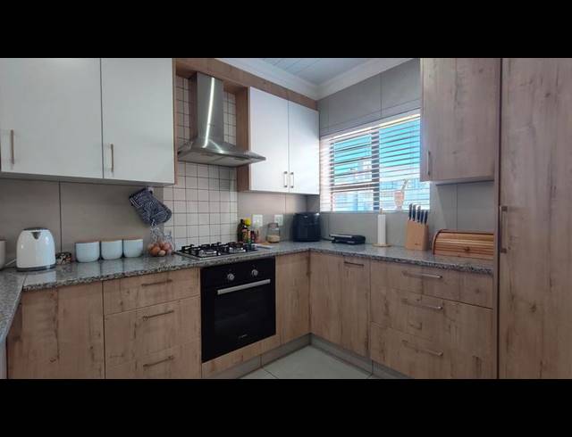 3 BEDROOM HOUSE FOR SALE IN ISLAND VIEW